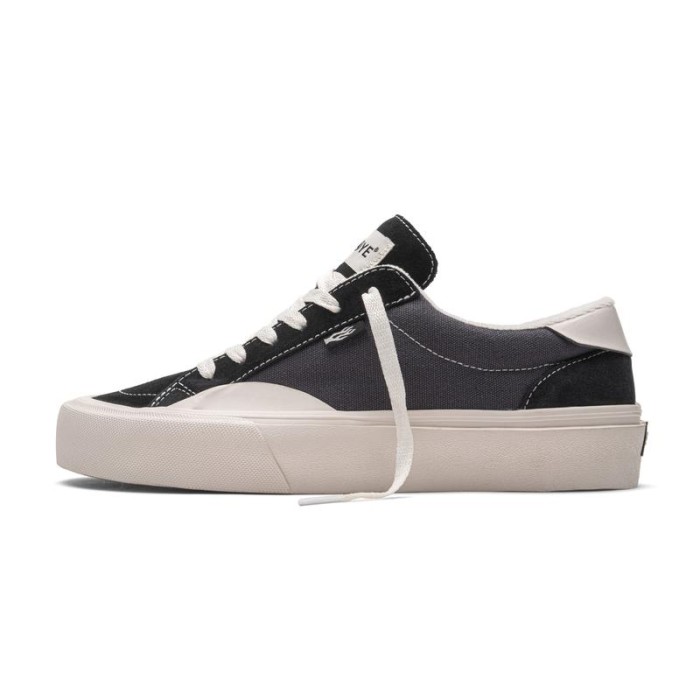 Straye Footwear Logan